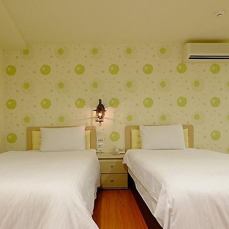 Green Park Commercial Hotel Tainan Esterno foto