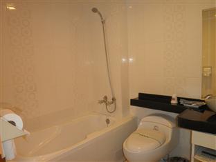 Green Park Commercial Hotel Tainan Esterno foto