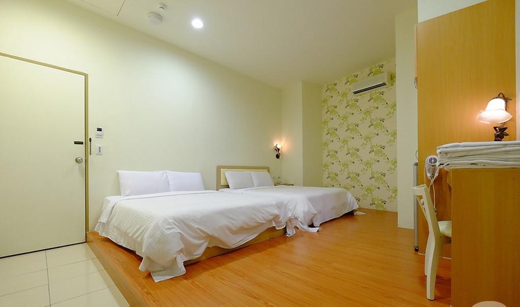 Green Park Commercial Hotel Tainan Esterno foto