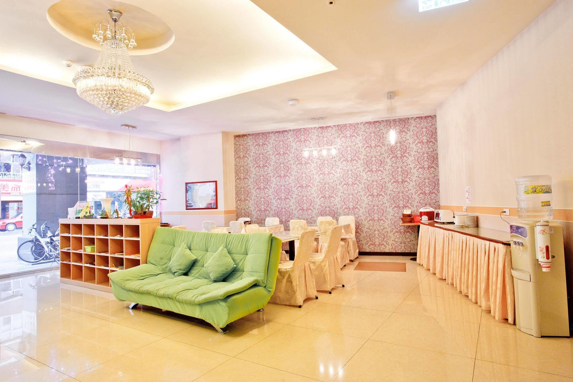 Green Park Commercial Hotel Tainan Esterno foto